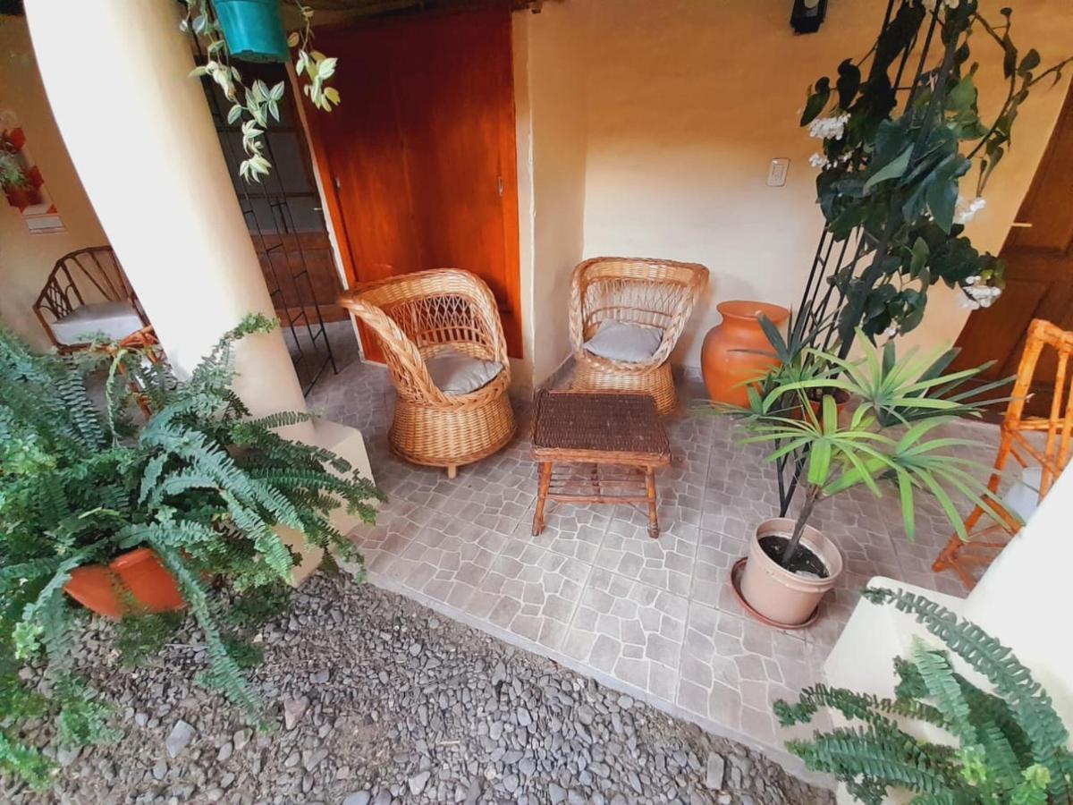 La Montana Bed & Breakfast Cafayate Bagian luar foto